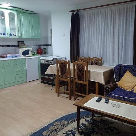Privatni Smestaj Dobri Dobrosin Luaran gambar