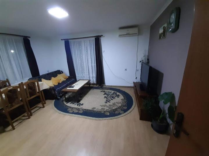 Privatni Smestaj Dobri Dobrosin Luaran gambar